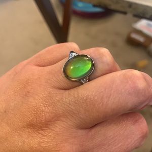 🆑 Opal MOOD RING! Color changing Women US size 8.5, RAINBOW, see pics